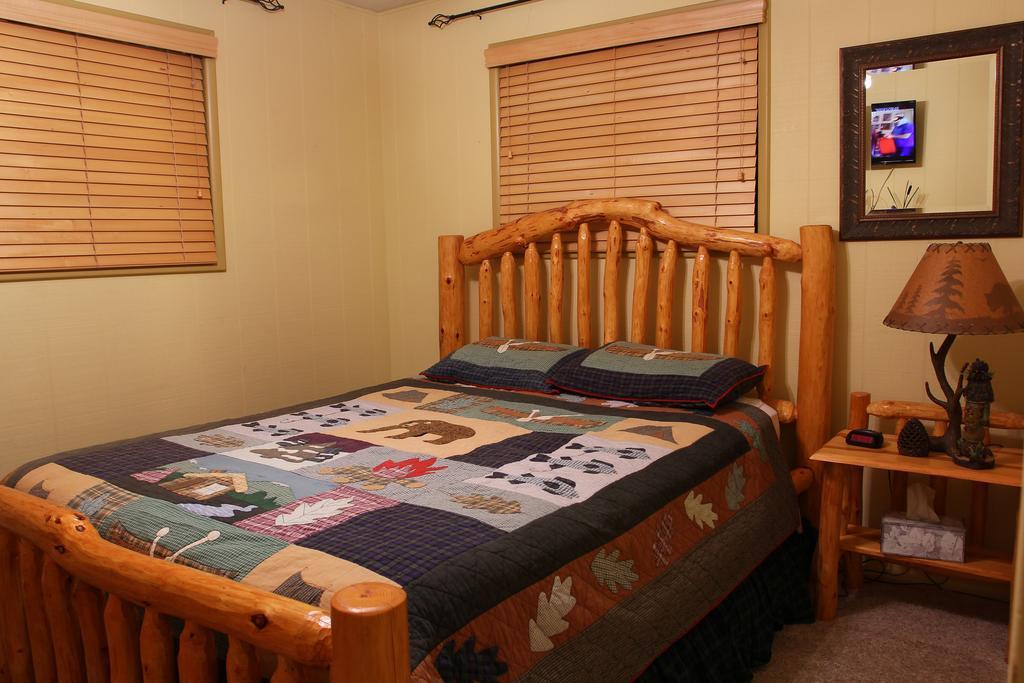 פיינטופ-לייקסייד Adair Springs Cabin מראה חיצוני תמונה